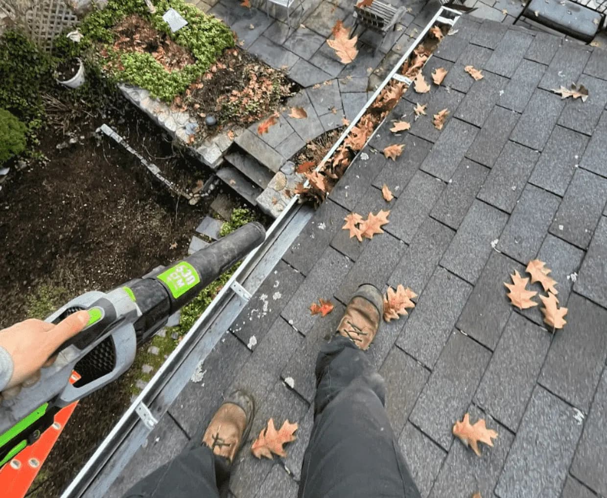 Gutter Cleaning Services in North Royalton